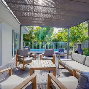  Holiday home Dolphin Beach House - Modern With Pool